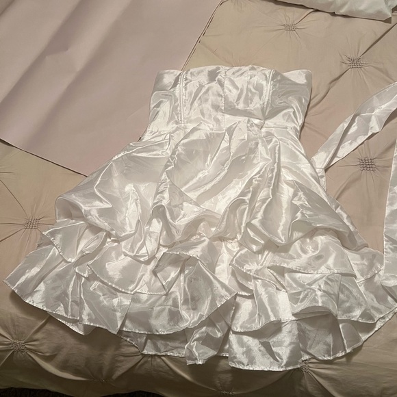 Wet Seal Dresses & Skirts - Wet Seal White Smocked Dress